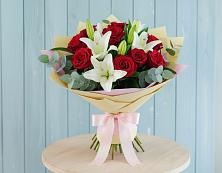 Букет цветов из:  Лилии и Розы в Булатниково