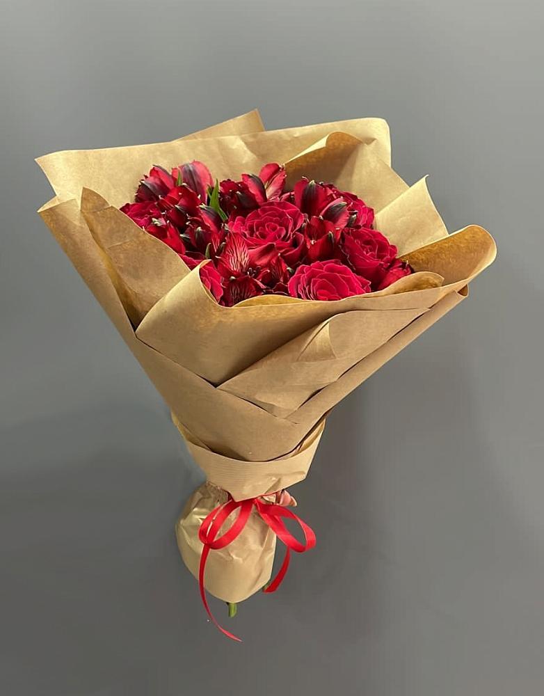 Букет цветов из: Альстромерии и Розы в Булатниково