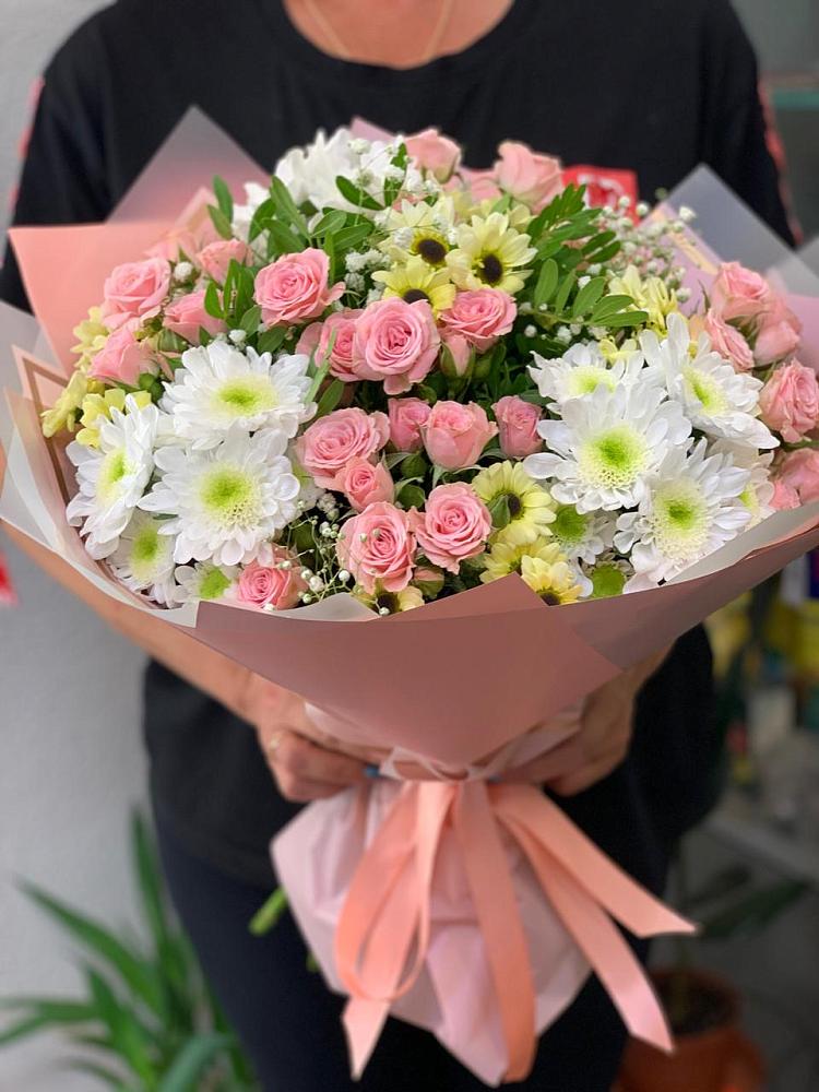 Букет цветов из: Розы и Хризантемы в Булатниково