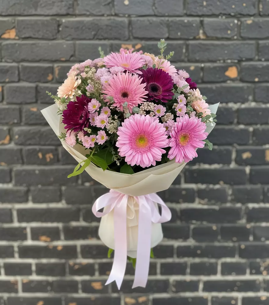 Букет цветов из: Герберы и Хризантемы в Булатниково