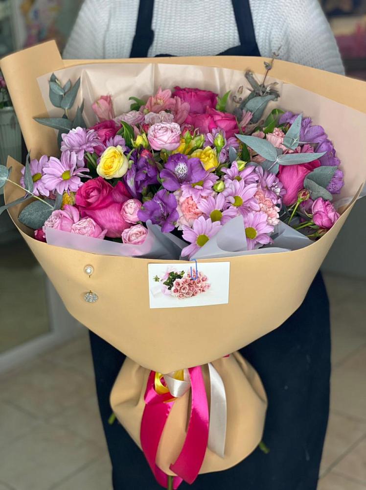 Букет цветов из: Хризантемы, Гвоздики и Альстромерии в Булатниково