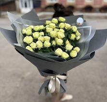 Букет Белые кустовые розы Солинеро в Булатниково