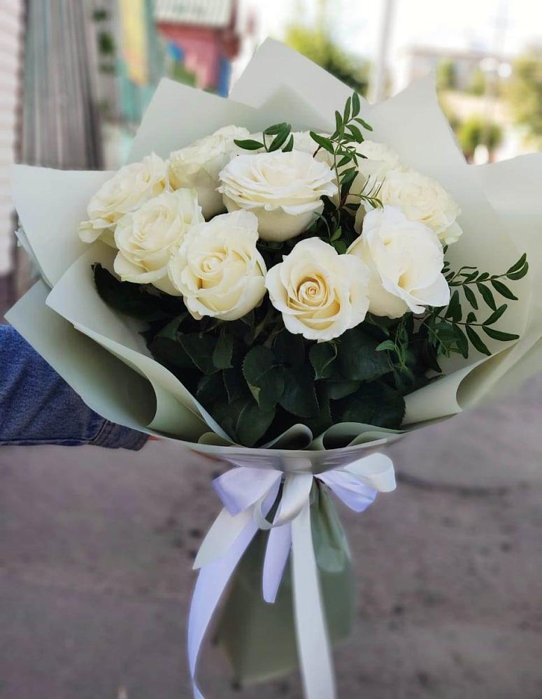 Букет Белые розы Проуд в Булатниково