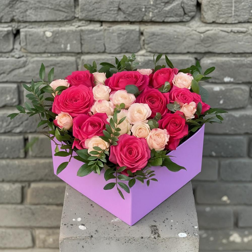 Цветочная композиция из Розы в коробке в Булатниково