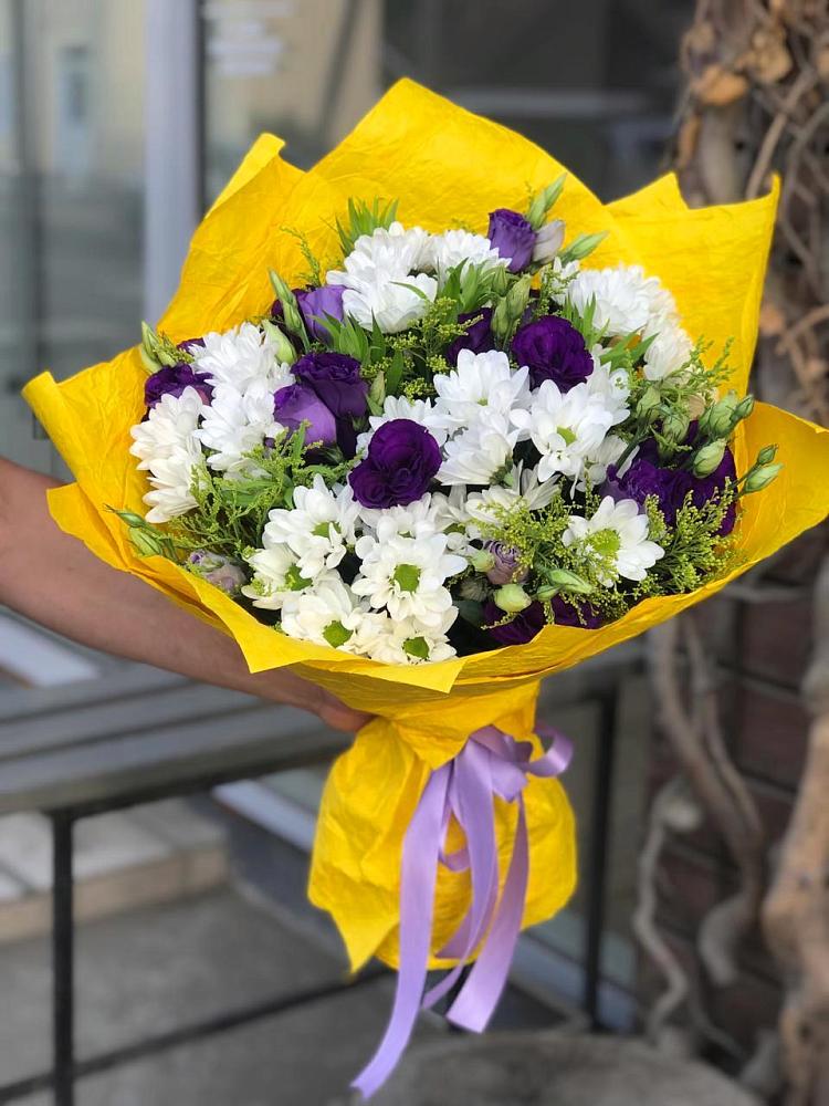 Букет цветов из: Ирисы, Хризантемы и Ромашки в Булатниково