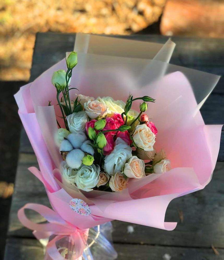 Букет цветов из: Розы и Лизиантусы в Булатниково