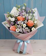 Букет цветов из:  Лизиантусы, Розы, Альстромерии и Гипсофила в Булатниково