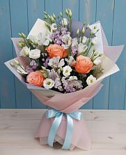 Букет цветов из:  Лизиантусы, Розы, Альстромерии и Гипсофила в Булатниково