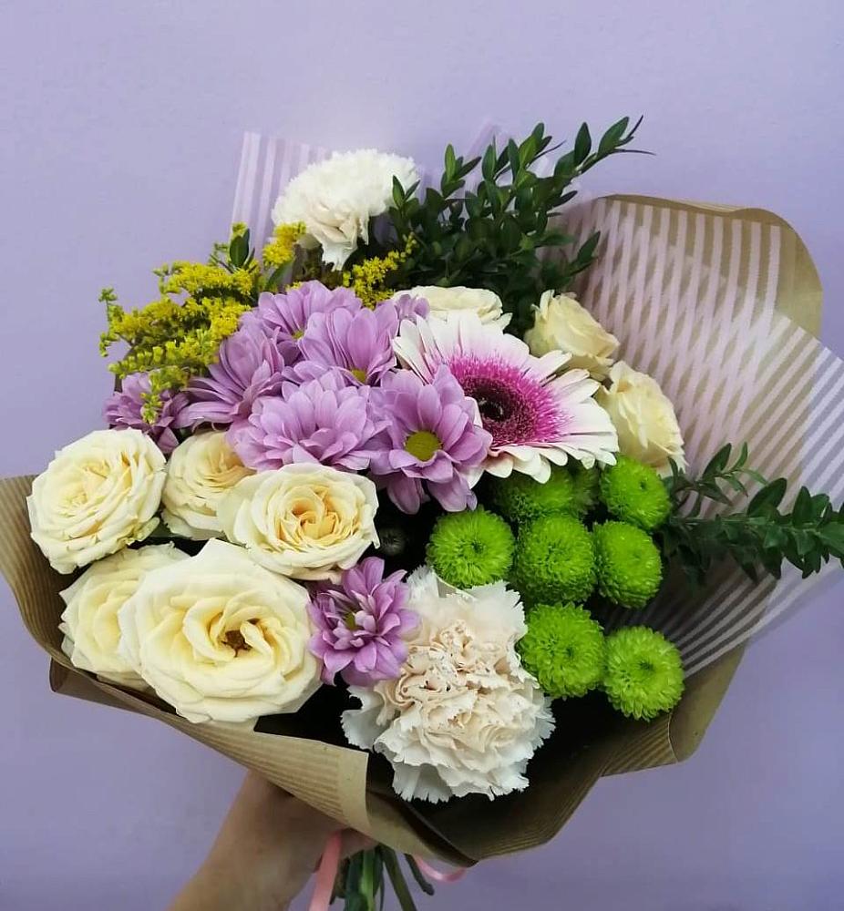 Букет цветов из: Хризантемы, Розы, Гвоздики и Герберы в Булатниково