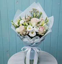 Букет цветов из:  Розы и Лизиантусы в Булатниково
