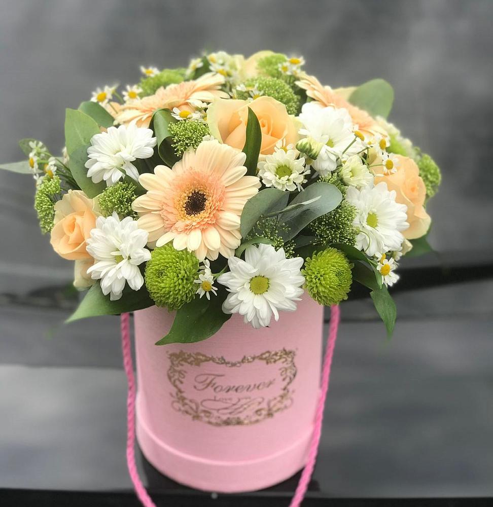 Цветочная композиция из Розы, Герберы и Хризантемы в шляпной коробке в Булатниково